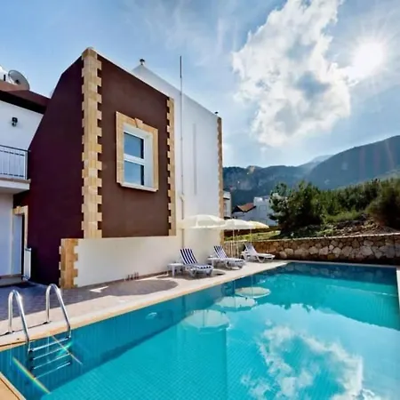 Villa House With Shared Pool And Terrace 9 Min To Kyrenia (Northern Cyprus)